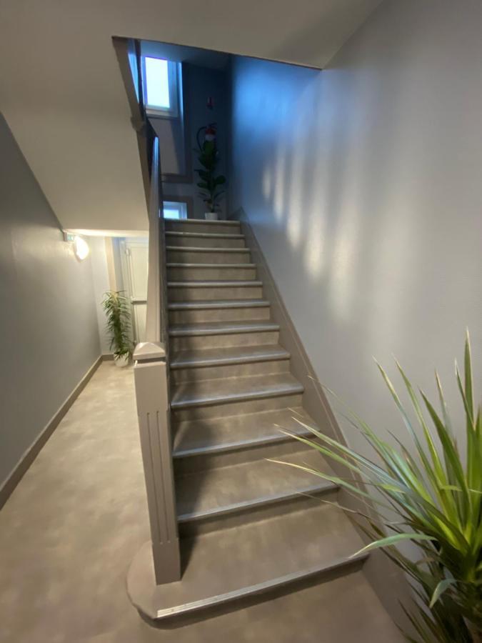 Le Relais De La Gare Hotel Dole Eksteriør billede