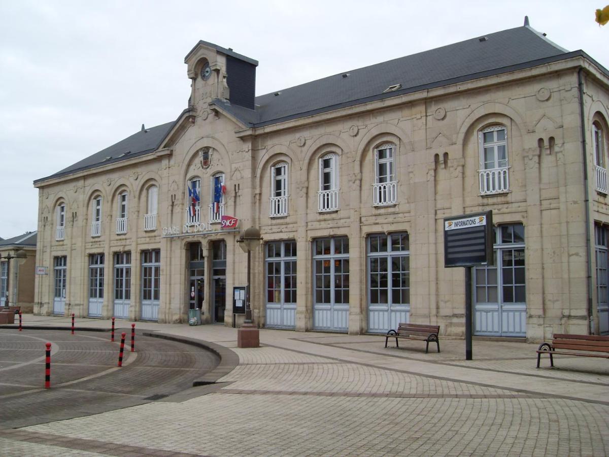 Le Relais De La Gare Hotel Dole Eksteriør billede