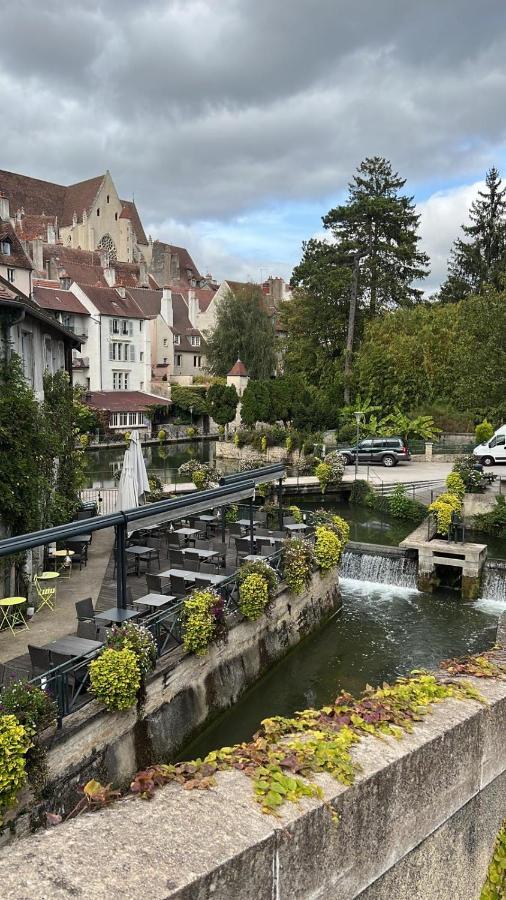 Le Relais De La Gare Hotel Dole Eksteriør billede